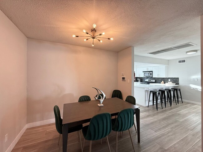 Foto del edificio - 3/BD 2/BA Home Near the Las Vegas Strip – ...