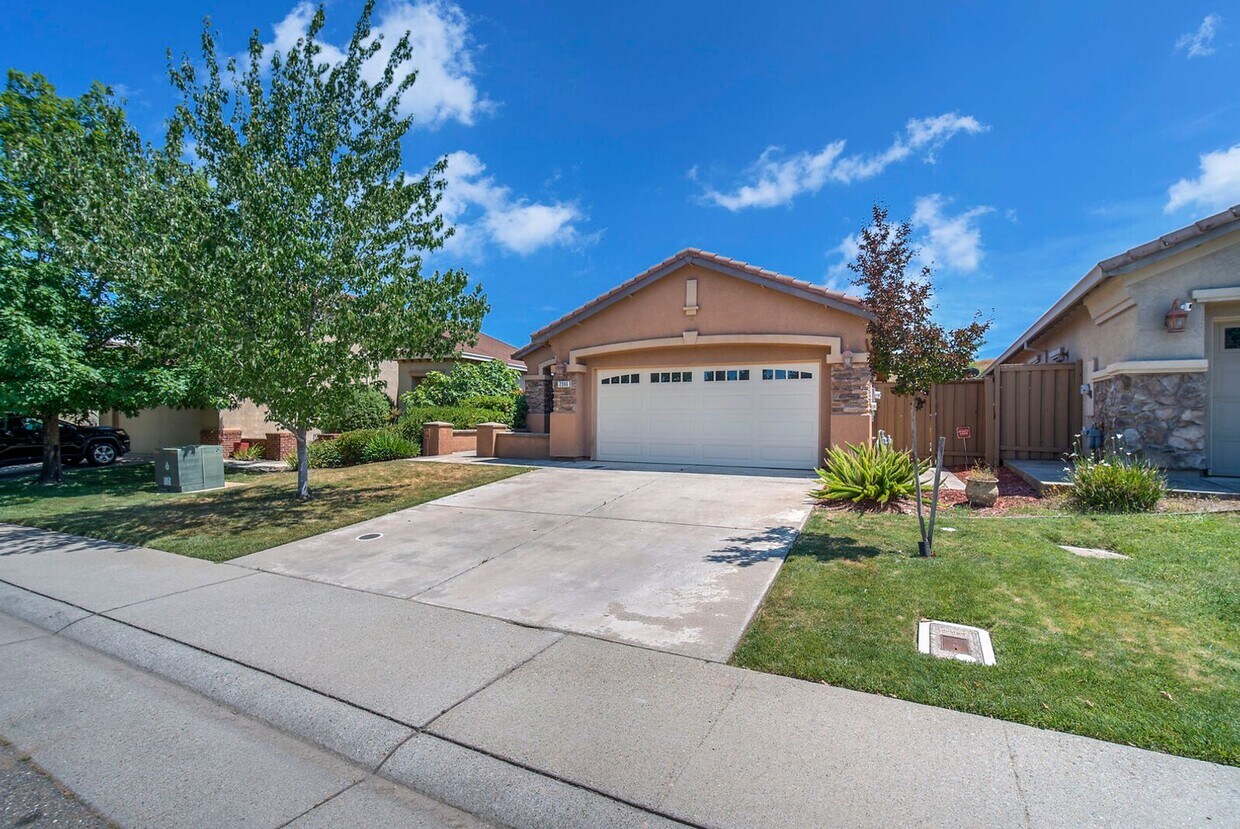 Foto principal - 2066 Horseshoe Glen Cir