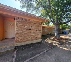 Building Photo - 1503 E Wells Ave