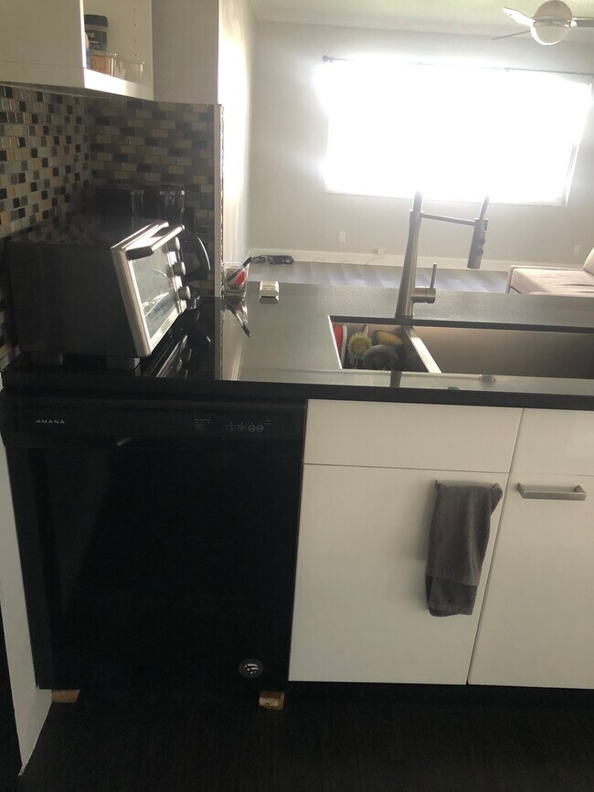 Kitchen - 4201 S Ocean Blvd