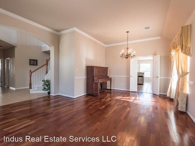 Foto del edificio - 5 br, 4 bath House - 9204 Cessna Ln