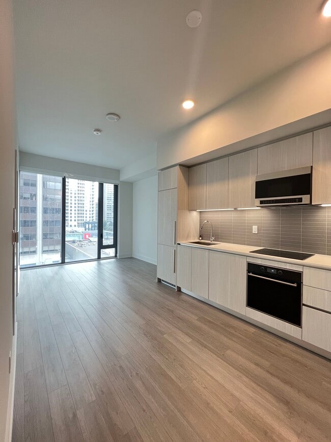 Building Photo - 3904-8 Cumberland St Toronto ON M4W 0B6