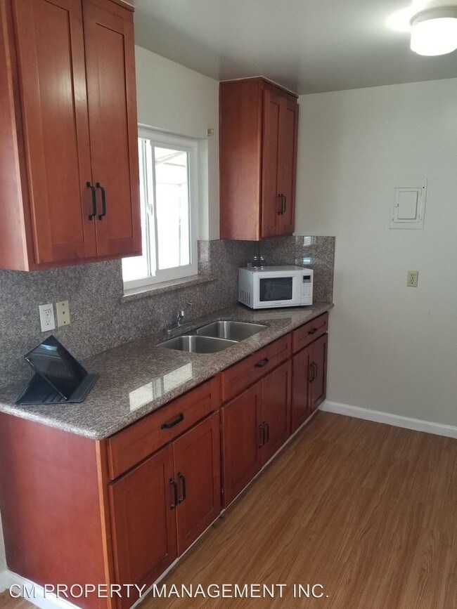 Foto del edificio - 7240 Bark Ln