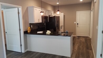 Building Photo - 135 Residence Ln