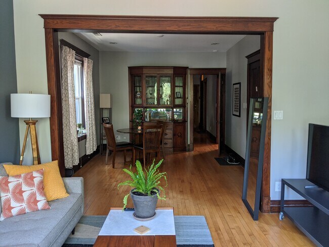 Foto del edificio - 2700 N Albany Ave