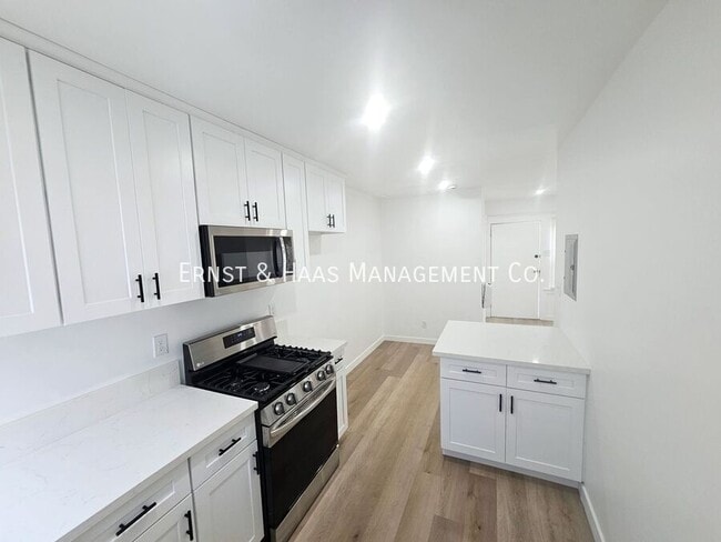 Foto del edificio - 1306 E Hellman St