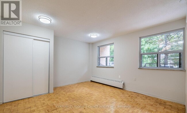 Building Photo - 573 N Service Rd