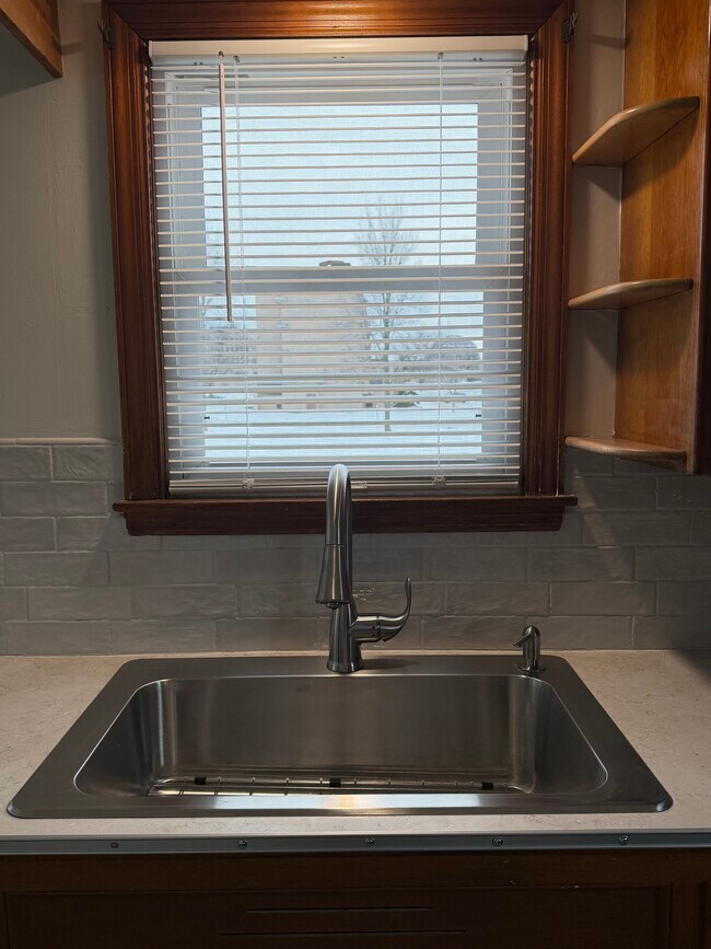 Foto del edificio - 3225 S 40th St