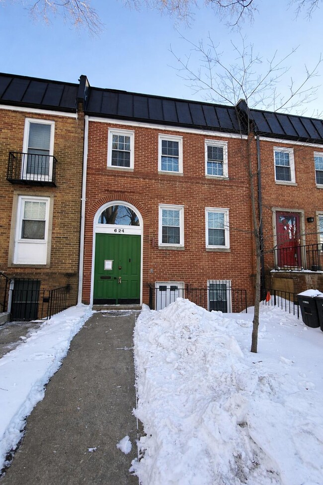 Foto del edificio - 624 G St SW