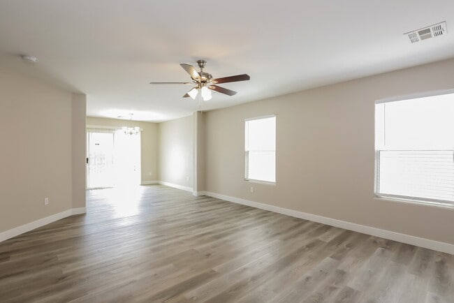 Building Photo - 11086 Verismo St