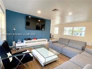 Foto del edificio - 11625 N Miami Ave