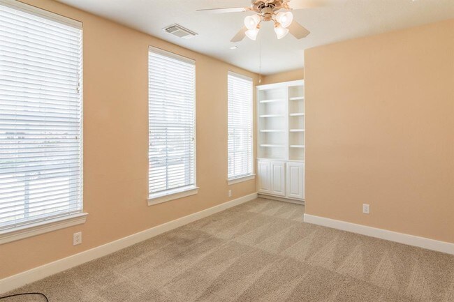 Foto del edificio - 70 Shell Port Square