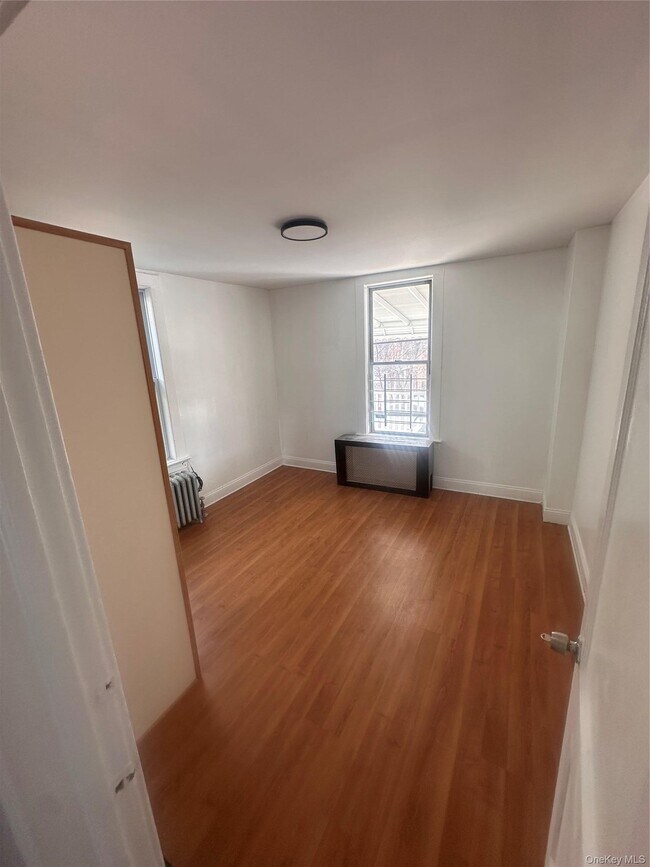 Foto del edificio - 421 S Tenth Ave