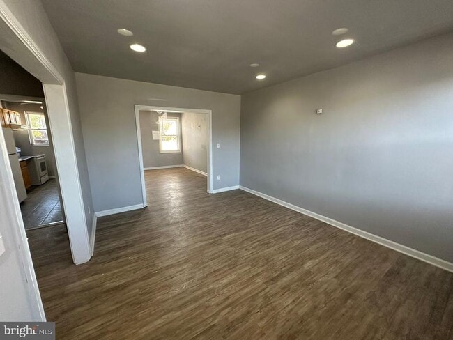 Building Photo - 3607 Erdman Ave