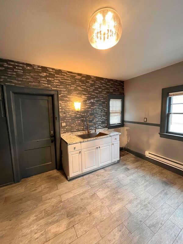 Building Photo - 2817 Collingwood Blvd