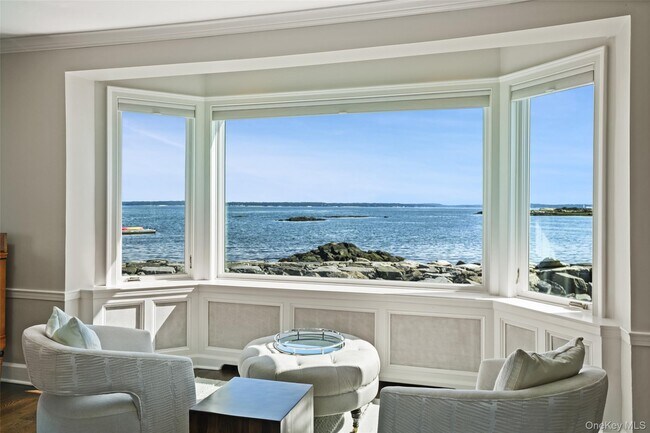 Foto del edificio - 6 Pine Island Rd