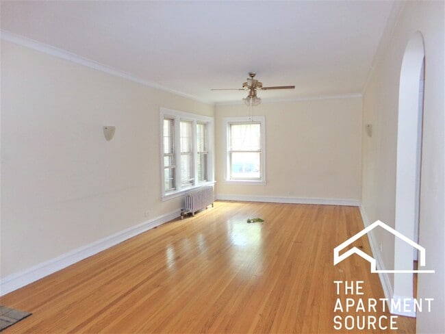 Building Photo - 912 Crain St