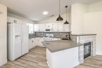 Building Photo - 1712 Pinion Mesa Ct
