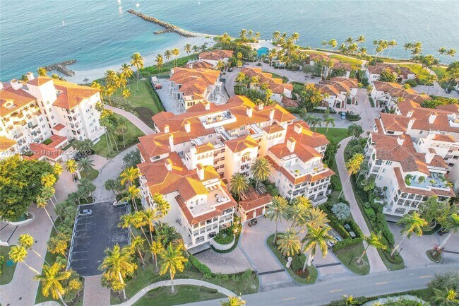 Building Photo - 19211 Fisher Island Dr