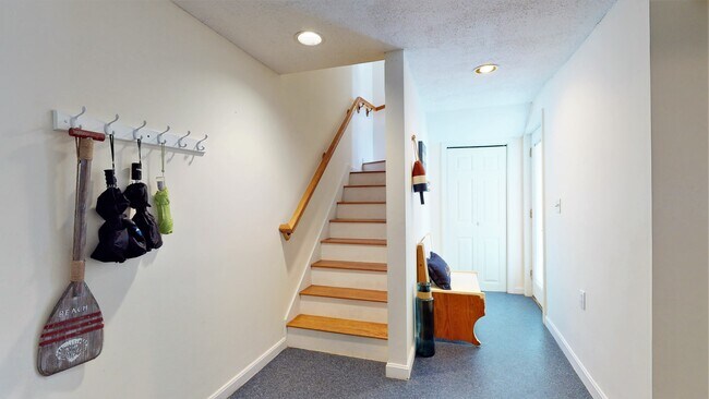 Foto del edificio - 2 Saunders Ave