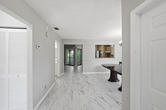 Building Photo - 9364 Ketay Cir