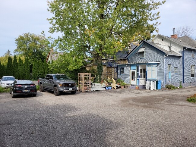 back of house/parking area - 811 N Capitol Ave