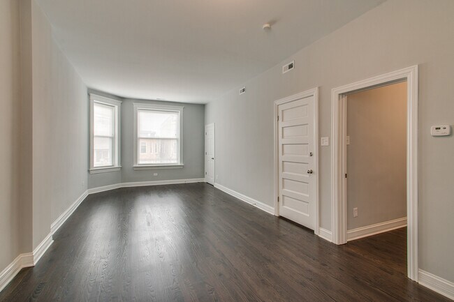 Building Photo - 3017 W Belden Ave