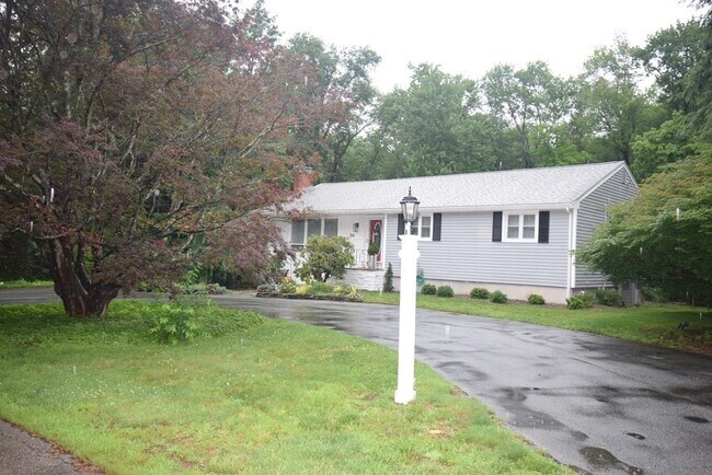Foto del edificio - 34 Wildewood Dr