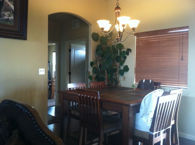 Foto del edificio - 1166 Cherrywood Ave