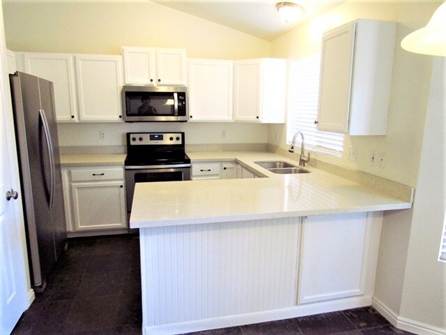 Building Photo - 1102 N 2675 W