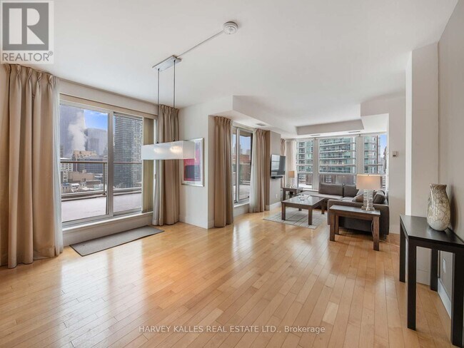 Building Photo - 168 King St E