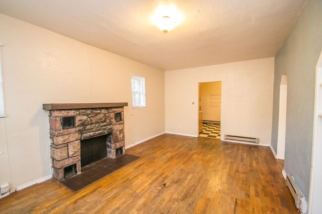 Building Photo - 2311 Spruce St