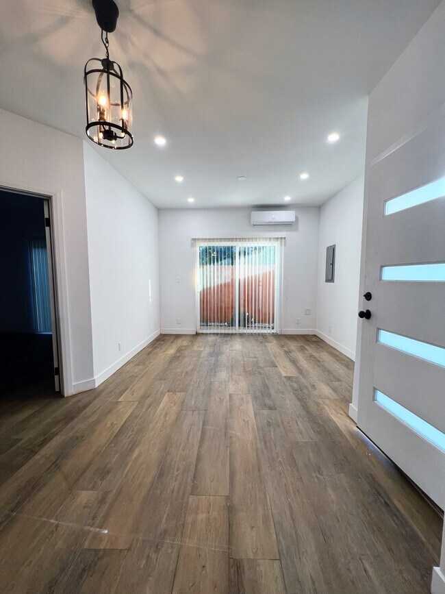 Foto del edificio - 5702 Vanalden Ave