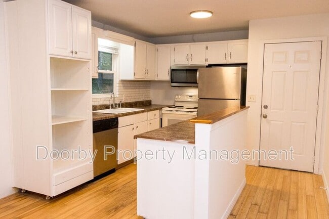 Building Photo - 3316 Easton Ave
