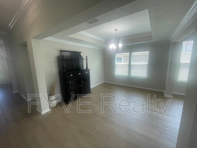 Foto del edificio - 15790 Whitebark Dr