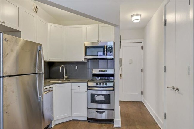 Building Photo - 655 2nd Ave