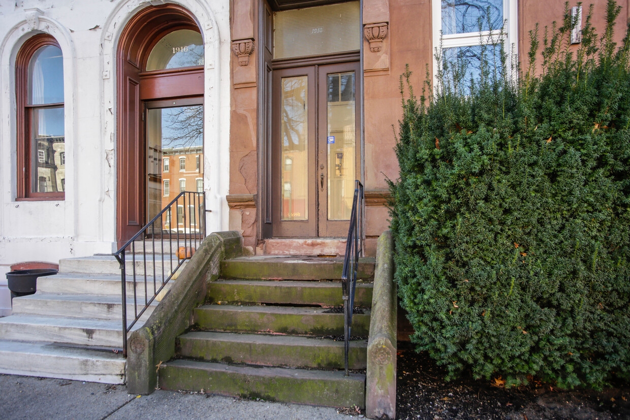 Front Entrance - 1918 Spring Garden St