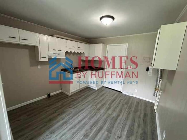 Foto del edificio - Three Bedroom Duplex | Off-Street Parking