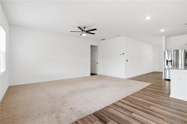 Building Photo - 395 Knightsbridge Ln