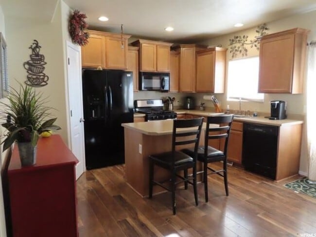 Building Photo - Cozy West Jordan Home with attached 2 car garage