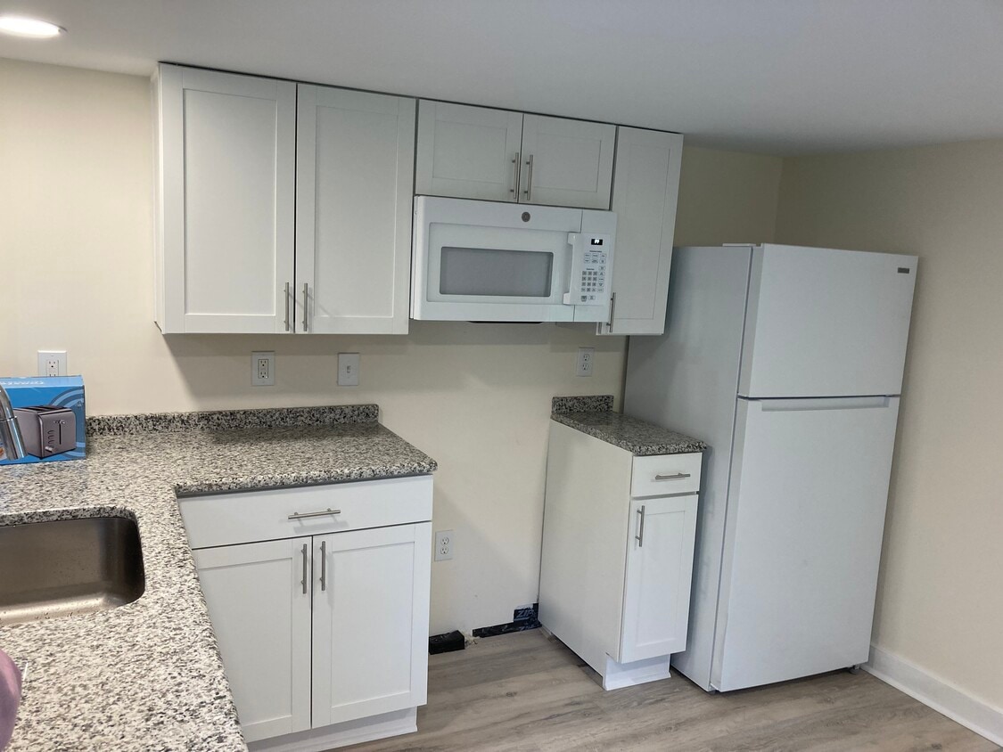 Foto principal - 112 E Hazel Ave