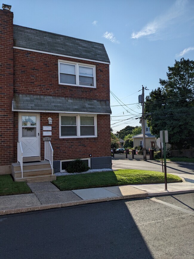 Foto del edificio - 121 Bridge St