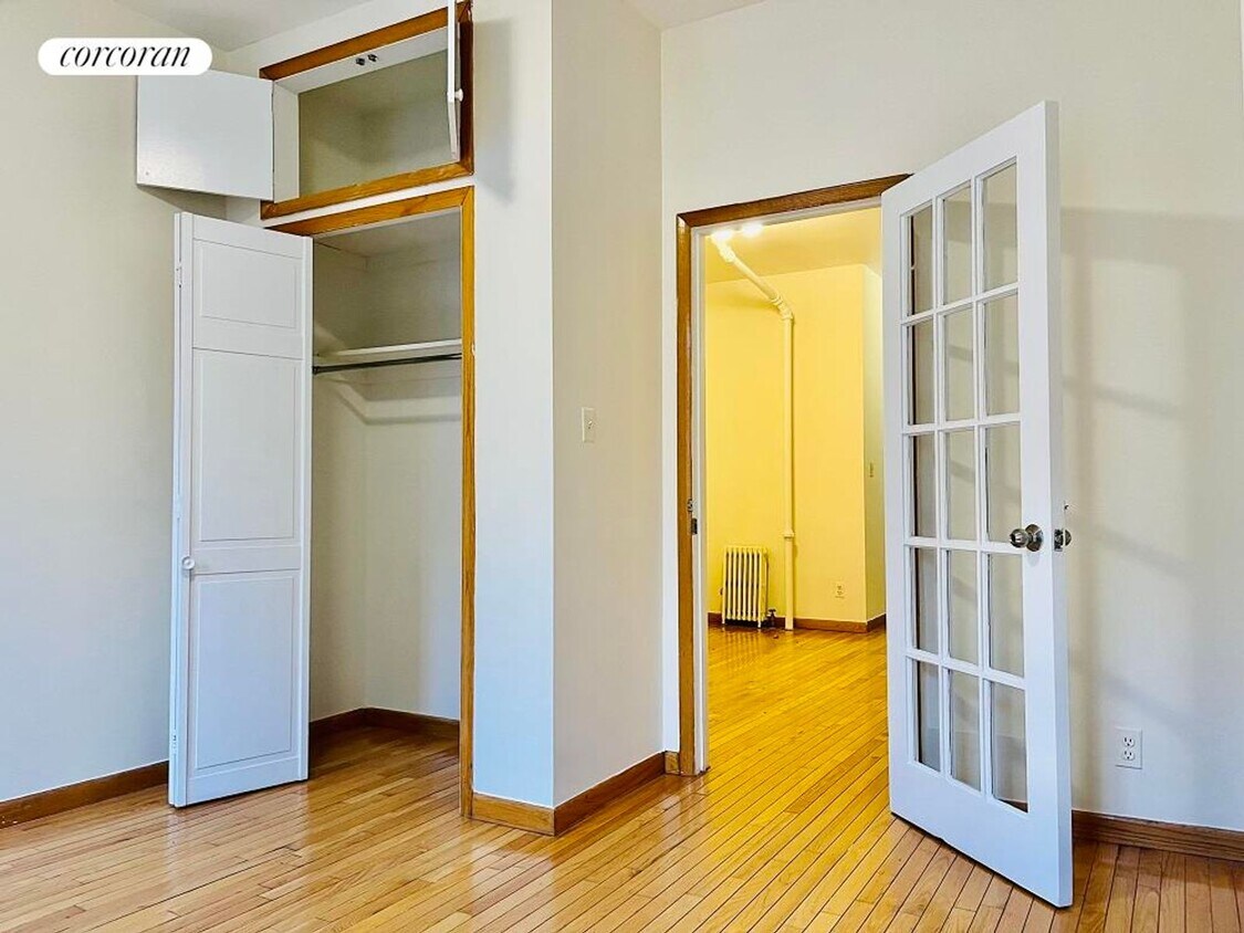 Foto principal - 314 E 9th St