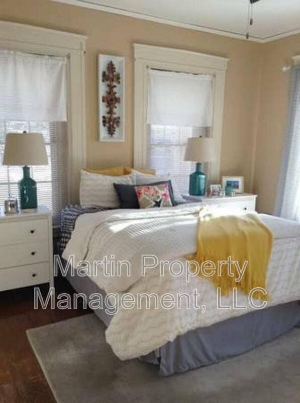 Photo - 537 Main St Apartment