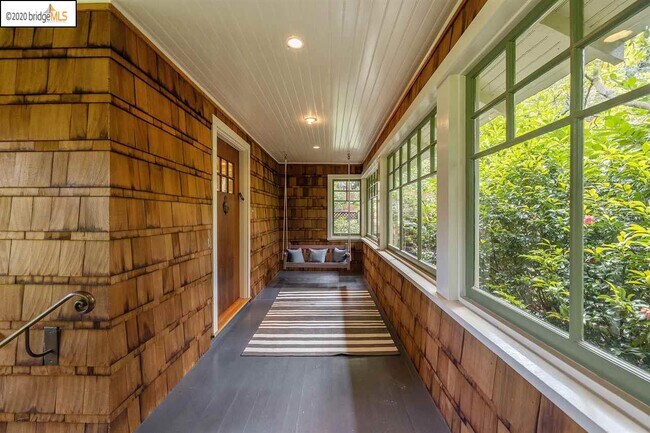 Building Photo - 120 Dracena Ave