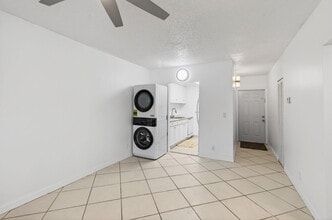 Building Photo - 500 SW 2nd Ave