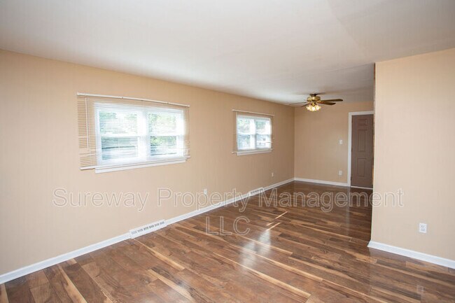 Foto del edificio - 211 Princeton Ave