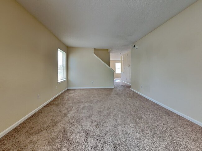 Foto del edificio - 15447 Dry Creek Rd