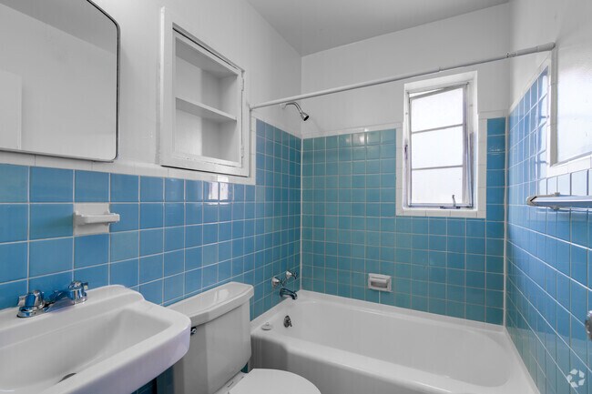 1 habitación, 1 baño - 750 pies cuadrados - Lake Ivanhoe Shores Apartments
