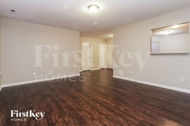 Building Photo - 4041 Magnolia Dr